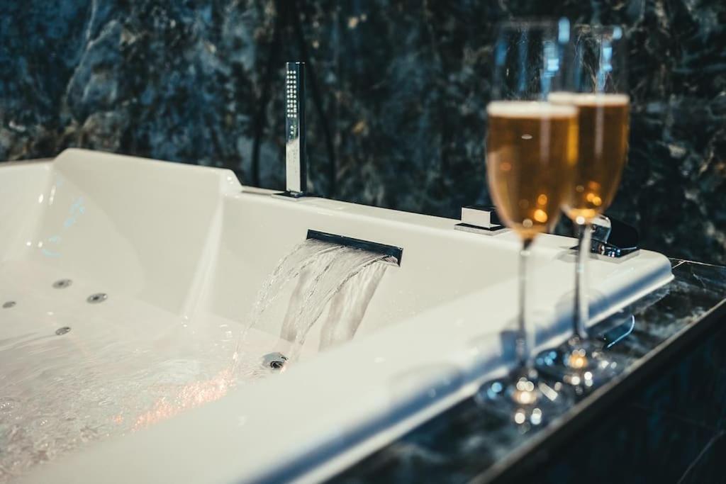 Le Duplex De L'Etoile Home Cinema Jacuzzi Et Sauna Privatif Longmesnil Exterior foto